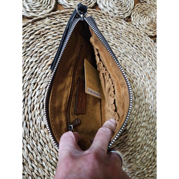 Patricia Nash New Rustic Mums Floral Leather Wristlet - Picture 4 of 6